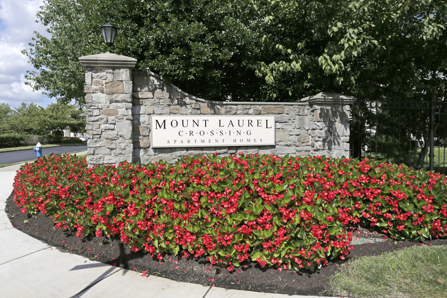 Mount Laurel Crossing in Mount Laurel, NJ - Foto de edificio - Building Photo