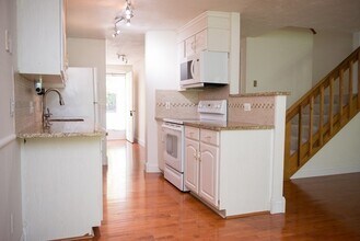 47 Samuel Dr in Grafton, MA - Building Photo - Building Photo