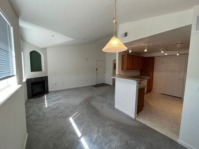 5704 N Gibralter Way in Aurora, CO - Building Photo - Building Photo