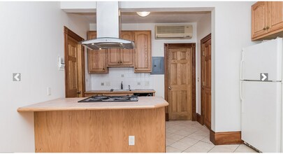 100 Myrtle St in Boston, MA - Foto de edificio - Building Photo