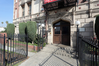 The Garfield Apartments in Los Angeles, CA - Building Photo - Building Photo