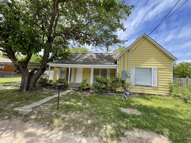 property at 502 S Trenchard St