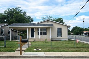 5003 Lark Ave in San Antonio, TX - Building Photo