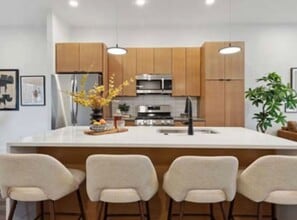 1547 Pallister St, Unit 11 in Detroit, MI - Building Photo - Building Photo