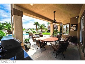 8009 Golfers Oasis Dr in Las Vegas, NV - Building Photo - Building Photo