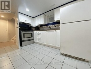 92 Holwood Ave in Toronto, ON - Building Photo - Building Photo