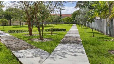 14273 SW 126th Pl in Miami, FL - Building Photo - Building Photo