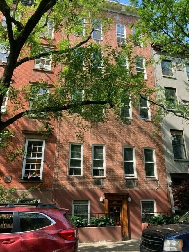 property at 320 W 22nd St