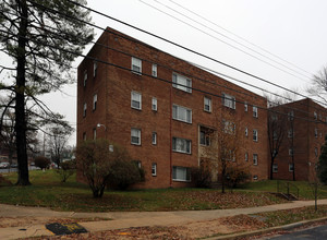 Carroll Gardens Apartments in Takoma Park, MD - Building Photo - Building Photo