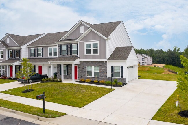 5116 Berkley Mill Dr in Chester, VA - Foto de edificio - Building Photo