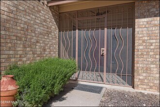 601 Firedale Ln in El Paso, TX - Building Photo - Building Photo