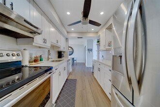 255 Dolphin Point, Unit 802 in Clearwater, FL - Building Photo - Building Photo
