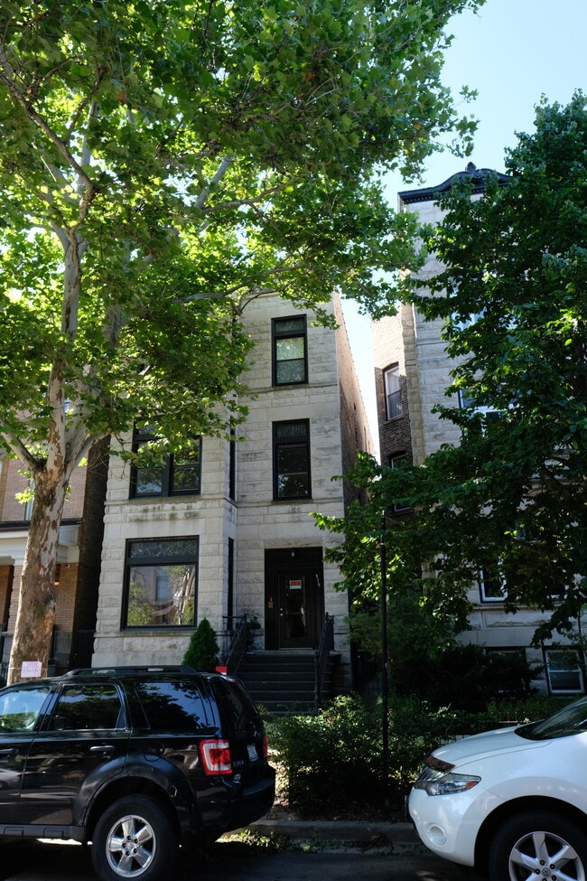 919 W Newport Ave, Unit Garden