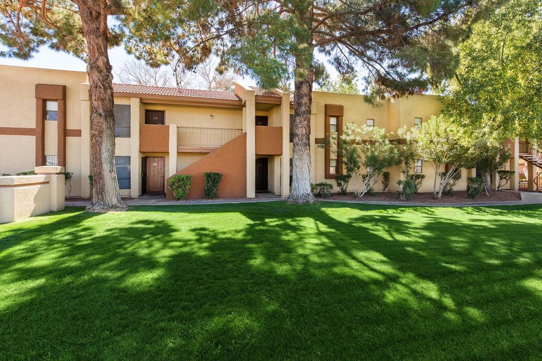 Sun Wood Senior Apartments in Peoria, AZ - Building Photo