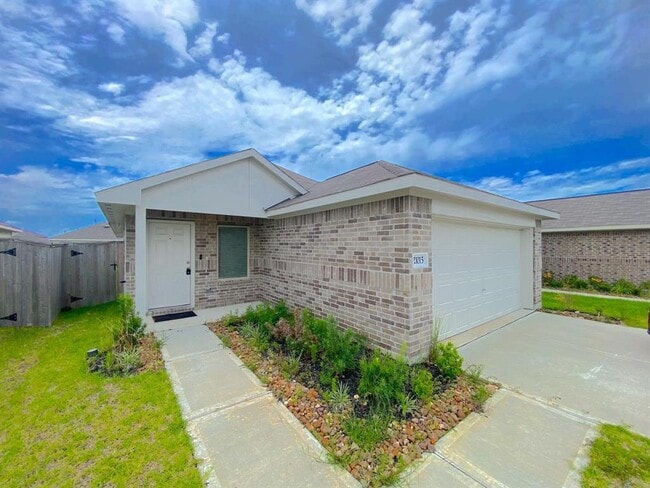 property at 21015 Longeni Dr