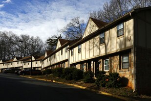 Stone Mountain Townhomes in Stone Mountain, GA - Building Photo