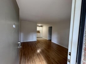 2601 Hillsboro Pike, Unit J2 in Nashville, TN - Building Photo