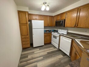 2471 Hackney Ct SE in Salem, OR - Building Photo - Building Photo