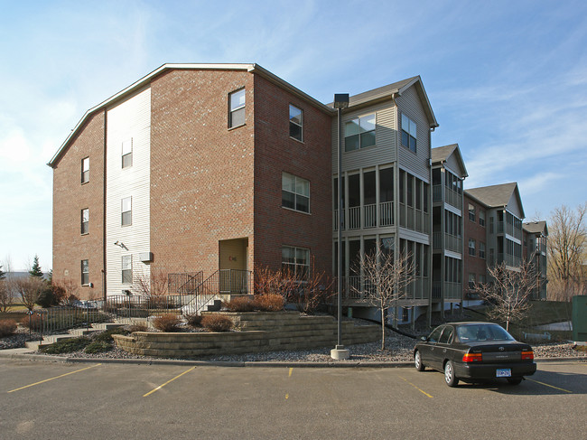 Roseville Commons in Roseville, MN - Foto de edificio - Building Photo