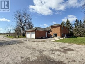 861 Book Rd E in Hamilton, ON - Building Photo - Building Photo