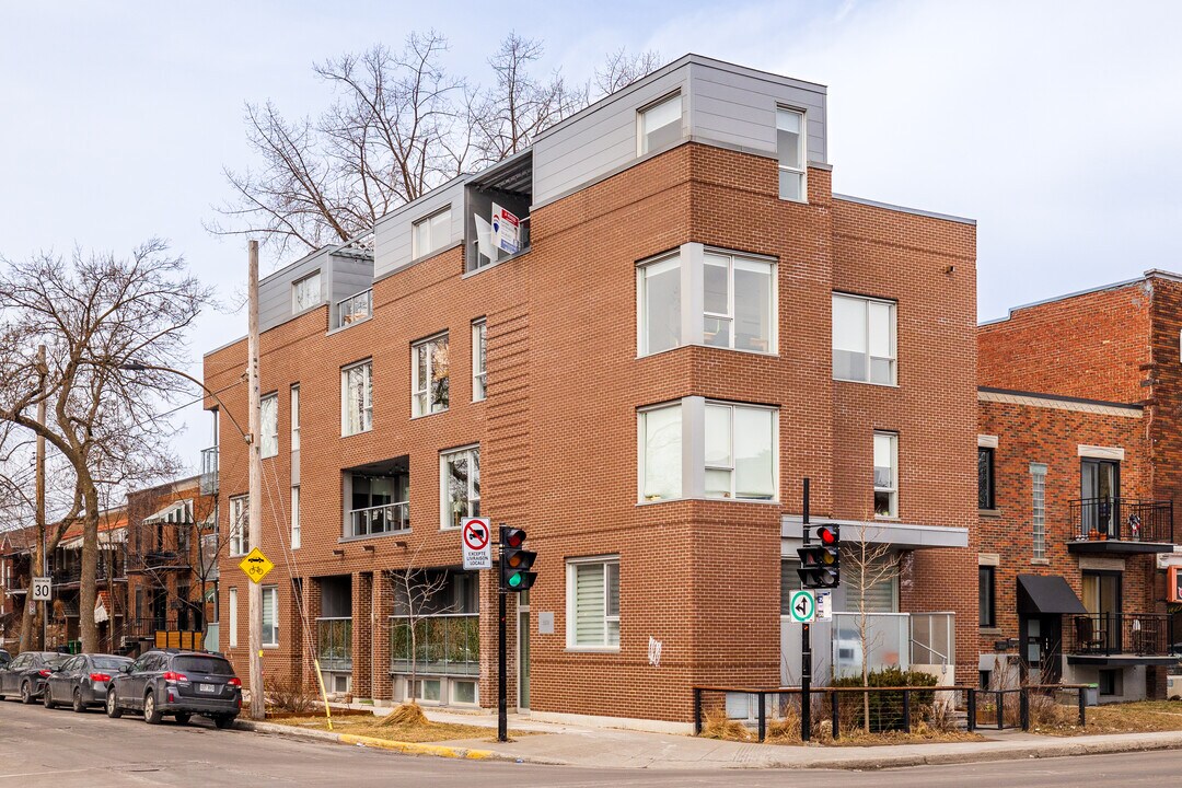 5909 Des Écores St in Montréal, QC - Building Photo