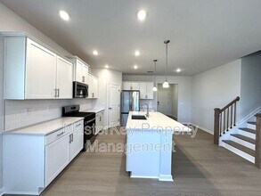 1317 Hollyview Ave in Durham, NC - Foto de edificio - Building Photo
