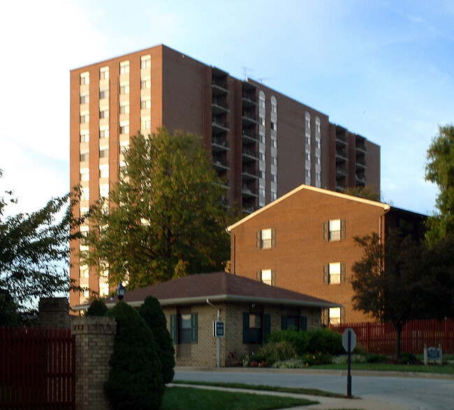 Dulaney Towers in Towson, MD - Building Photo - Building Photo