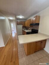 1051 Old Colony Rd in Meriden, CT - Building Photo - Building Photo