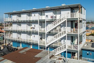 1619 Firestone Blvd in Los Angeles, CA - Building Photo