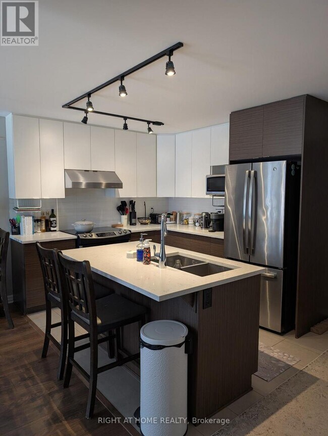 307-307 Picton Ave in Ottawa, ON - Building Photo - Building Photo