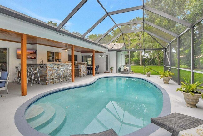 2416 NW 32nd St in Boca Raton, FL - Building Photo - Building Photo