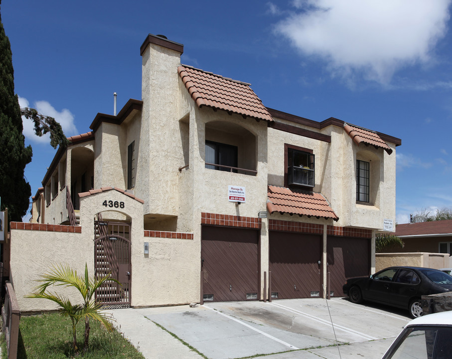 4368 Mcclintock St in San Diego, CA - Building Photo