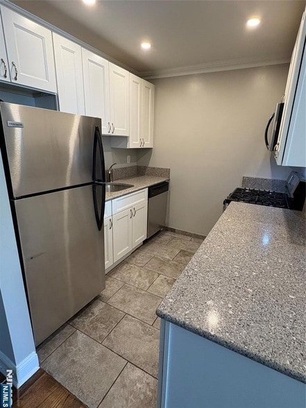 215 Aycrigg Ave in Passaic, NJ - Building Photo - Building Photo