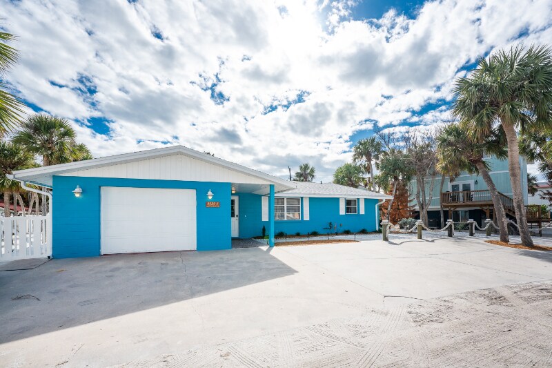 3020 N Beach Rd in Englewood, FL - Building Photo