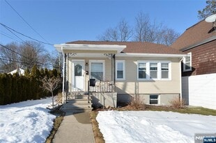117 Lake St in Bergenfield, NJ - Building Photo