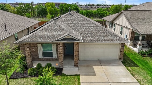 109 Rochester Ln
