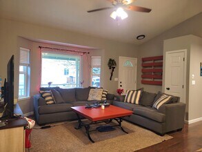 22383 Miller Bay Rd NE in Poulsbo, WA - Building Photo - Building Photo