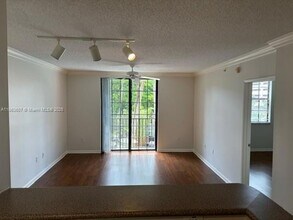 1900 Van Buren St, Unit 311B in Hollywood, FL - Building Photo - Building Photo