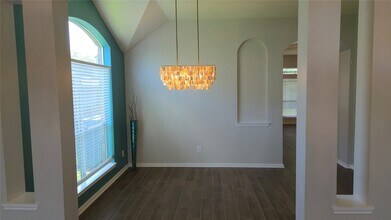 10314 Raybrook Ln in Houston, TX - Building Photo - Building Photo