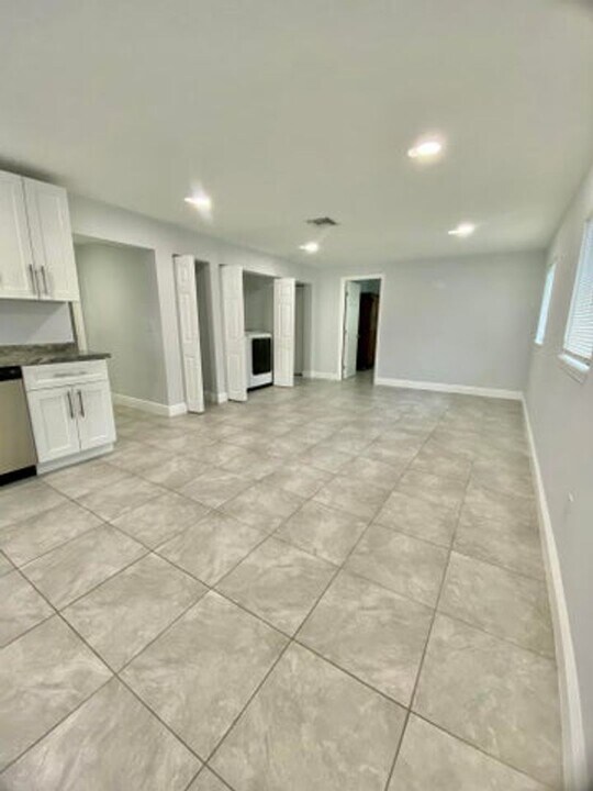 4348 Mars Ave in West Palm Beach, FL - Building Photo