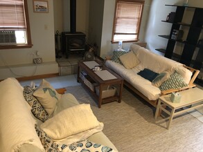 15 Maple Street in South Kingstown, RI - Building Photo - Building Photo