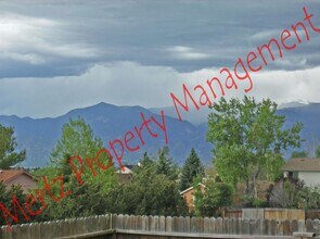 2215 Lisa Dr in Colorado Springs, CO - Building Photo - Building Photo