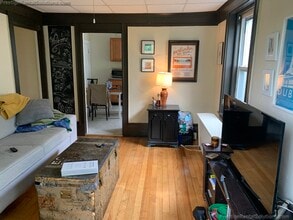 238 South St, Unit 2 in Boston, MA - Building Photo - Building Photo