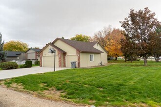 3305 Kaden Ln in Nampa, ID - Building Photo - Building Photo