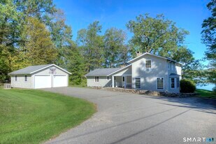 63 Old Cne Rd in Salisbury, CT - Building Photo