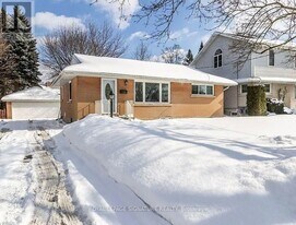 116 Siebert Ave in Kitchener, ON - Building Photo