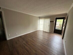 1177 Church St, Unit H in Decatur, GA - Foto de edificio - Building Photo