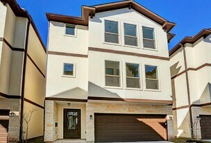 5433 Kiam St in Houston, TX - Building Photo