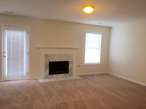 6095 Trotters Cir in Fairburn, GA - Building Photo - Building Photo