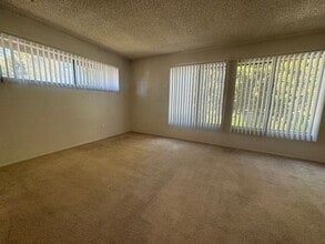 10150 Gayuba Ln, Unit Villa Monterey in San Diego, CA - Building Photo - Building Photo